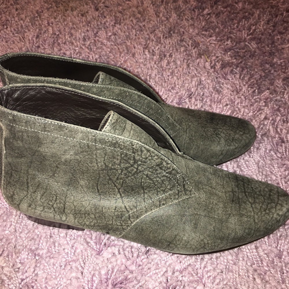 Elizabeth and James low ankle boots W 8.5